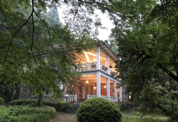 蔓庭花园・View 观景度假别墅（莫干山风景区店） · 独栋包栋 — 外观，可住 18 人