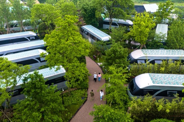 莫干山6373房车公园 · 十房车包栋~私密-草坪露营-团建