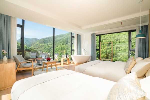 莫干山·逅山里民宿 · 270度全景亲子房