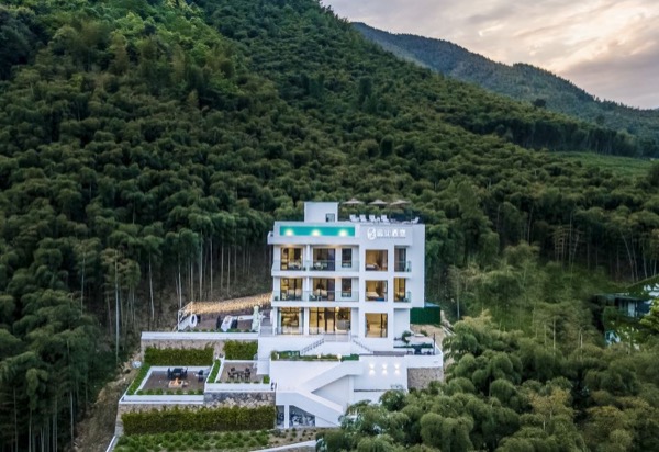 莫干山远山星空温泉私汤民宿 · 独栋包栋 — 外观，可住 24 人