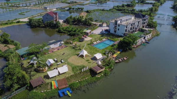 下渚湖德清三亩三分地民宿（德清高铁站店） · 12房包栋（团建+大草坪+KTV+会议）